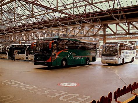 victoria coach stn departures hall.